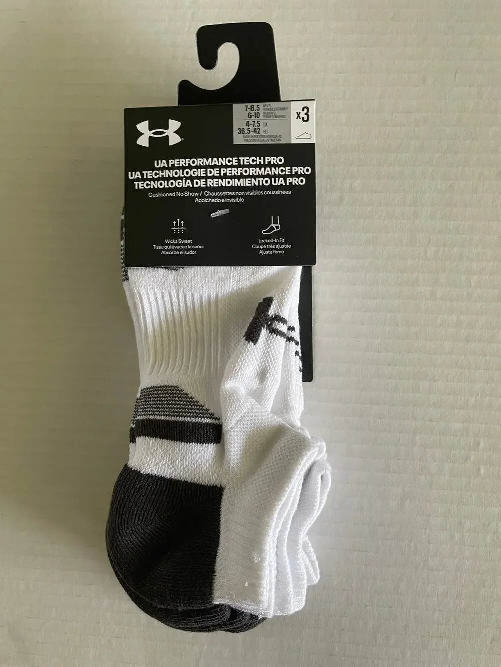 3 Pair Under Armour White No Show Athletic Socks Size M NEW